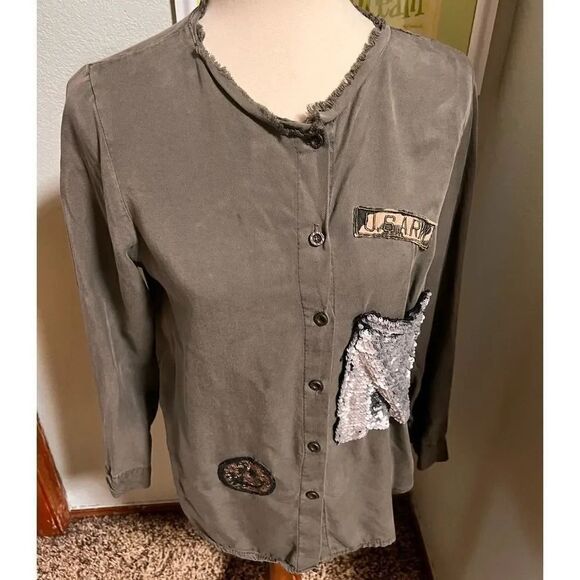 Fun Army Long Sleeve Small Down Shirt size Medium #148 - Picture 1 of 6